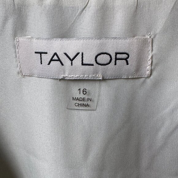 TAYLOR Vintage Style Floral V-Neck Flutter Sleeve Fit & Flare Dress Women's 16 - Picture 3 of 13